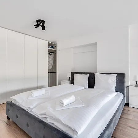 Bierutowska 57b By Homeprime Apartment Breslau